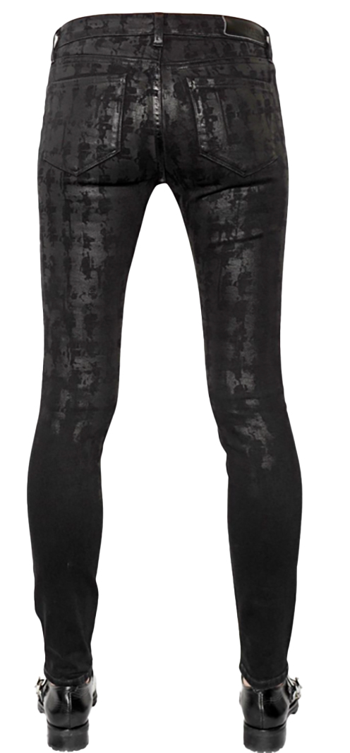 Male buttock feminization and infragluteal area in relation to female-cut jeans